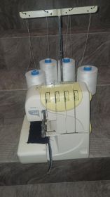 Sprzedam Maszyne do szycia Overlock