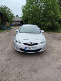 Opel Astra J
