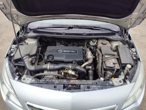 Opel Astra J