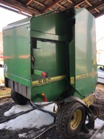 Prasa John Deere 590