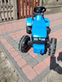 Traktorek na pedały new holland