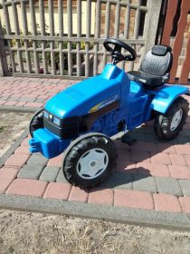 Traktorek na pedały new holland
