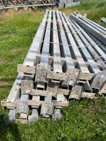 Kratownice dachowe i rury stalowe