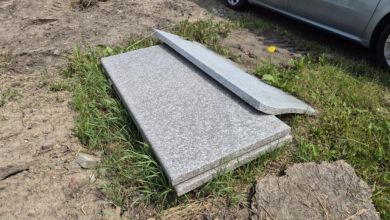 Sprzedam płyty granitowe widoczne na zdjęciach.