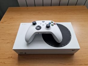 Sprzedam xbox series s 512gb w zestawie...