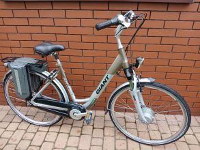 Rower elektryczny GIANT TWIST