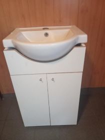Sprzedam umywalkę łazienkową z szafką