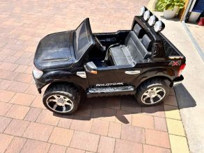 Ford ranger dla dzieci duży samochodzik na akumulator