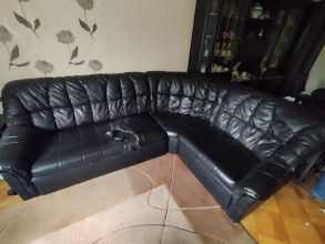 Oddam narożnik z ekoskóry. Uszkodzony
