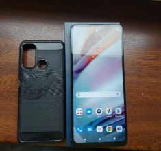 Sprzedam Motorolę g60 dual SIM ładna LTE NFC 6,8 cala...