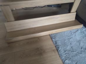 Narożnik i stolik kawowy