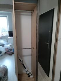 Sprzedam szafę pod zabudowę.