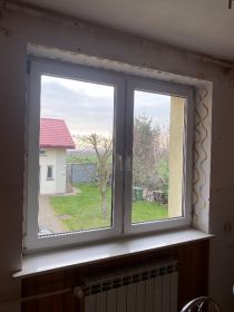 Okna białe plastikowe