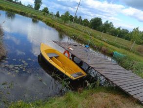 Łódka z silnikiem Yamaha i przyczepka
