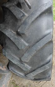 Opona 420/85 R24