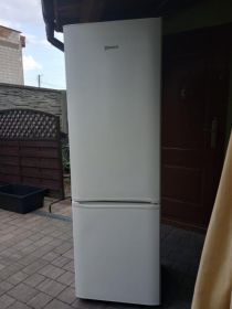 Sprzedam lodówkę [lodówko- zamrażarkę]