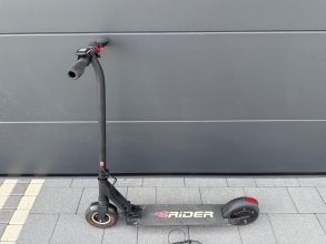 Hulajnoga elektryczna Freak Reader 250W