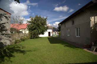 Sprzedam nieruchomość, dwa budynki mieszkalne + budynek...