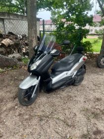Yamaha xmax 125