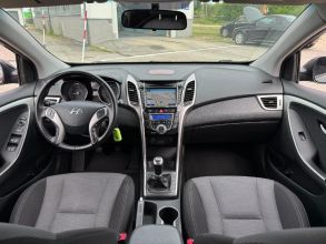 Hyundai i30 1.4 BENZYNA Klimatronik Nawigacja Ledy Kamera...
