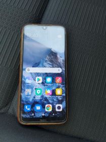 Sprzedam Xiaomi redmi 8t dual SIM ładny LTE NFC 6,3 cala