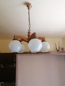 Drewniane stylowe żyrandole
