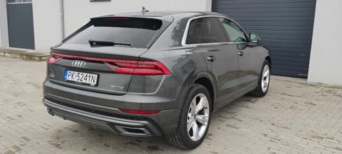 AUDI Q8 2022