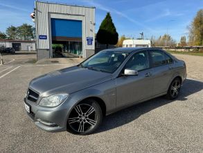 Mercedes C 1.8 BENZYNA Klimatronik Nawigacja Ledy...