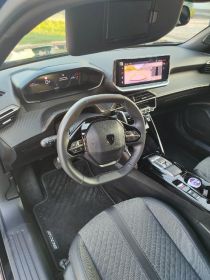 Peugeot 2008 automat kamery 360 niski przebieg