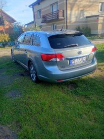 sprzedam Toyote Avensis