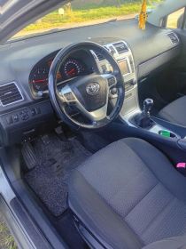 sprzedam Toyote Avensis