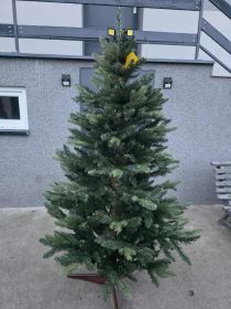 Choinka sztuczna jak żywa