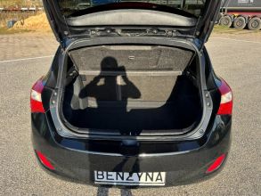Hyundai i30 1.4 BENZYNA Klimatronik Nawigacja Kamera Ledy