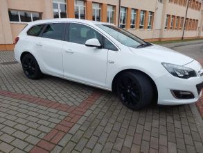 Opel Astra J lift bogata Navi.alu felgi 18