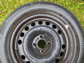 Sprzedam opony na felgach