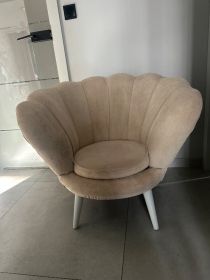 Fotel beżowy muszelka