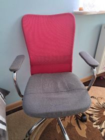 Krzesełko biurkowe-obrotowe