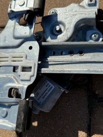 Mechanizm podnośnik szyby Mokka X 16-19 lewy tył