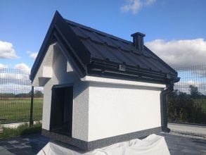 Buda dla psa w elewacji