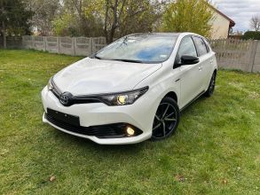 Toyota Auris 1,8 benzyna hybryda 7 tys km