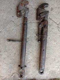 Łącznik górny, śruba, rakietnica