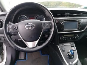 Toyota Auris 1.8 hybrid+LPG automat