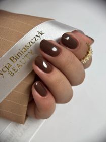 Paznokcie brwi rzęsy