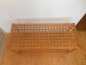 Półka regał na buty drewno kratka