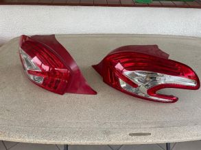 sprzedam lampy tylne peugeot 208