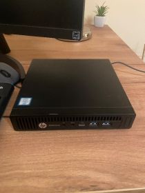 Zestaw komputerowy HP Elitedesk 800 G2 mini z monitorem...