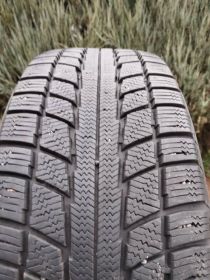 Opony zimowe 215/65/16