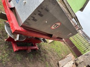 Sprzedam Rozsiewacz dwutarczowy 600 kg