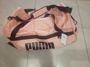 Oryginalne rzeczy, Piłki, czapki, torba