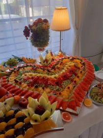 stół owocowy, fontanna czekolady